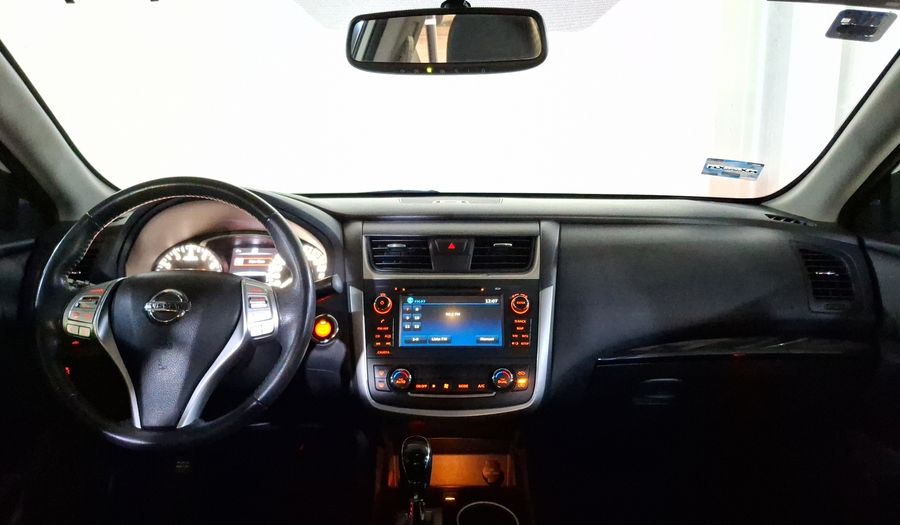 Nissan Altima 2.5 ADVANCE NAVI CVT Sedan 2017