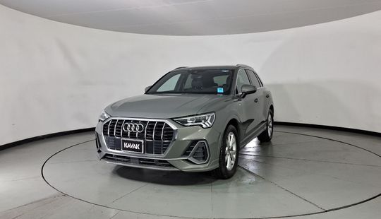 Audi • Q3