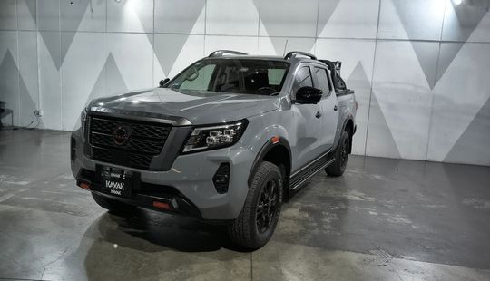 Nissan • Frontier