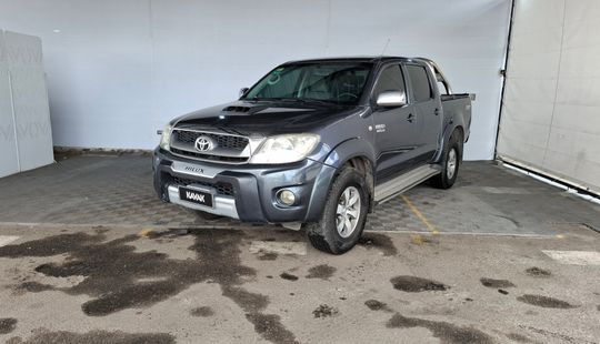 Toyota • Hilux
