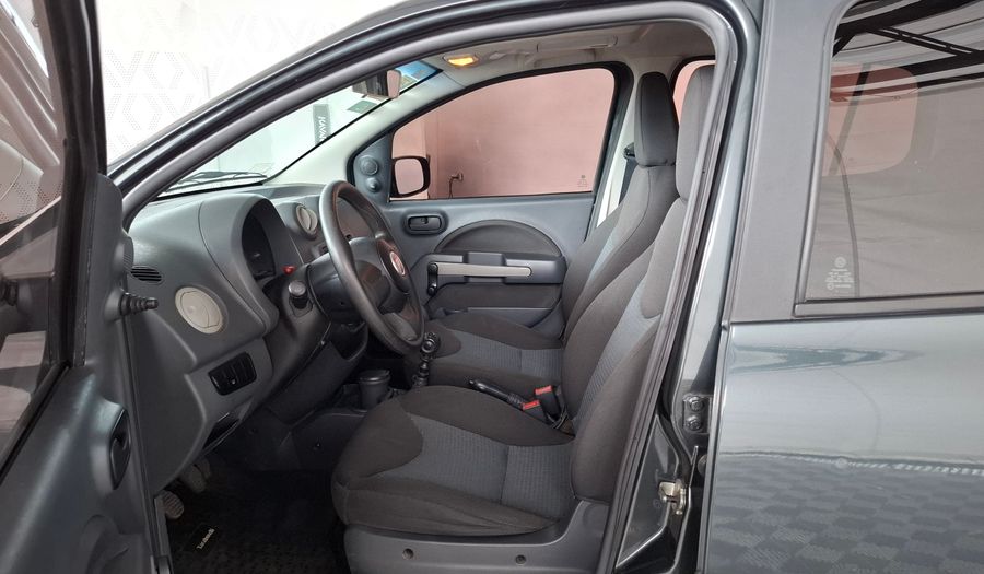 Fiat Uno 1.4 8V ATTRACTIVE 5P Hatchback 2012