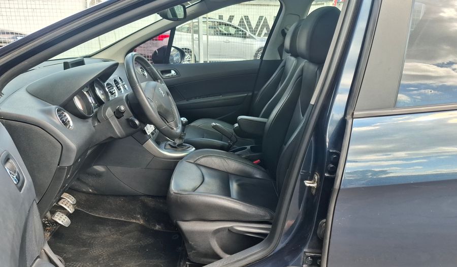 Peugeot 308 1.6 HDI FELINE Hatchback 2013