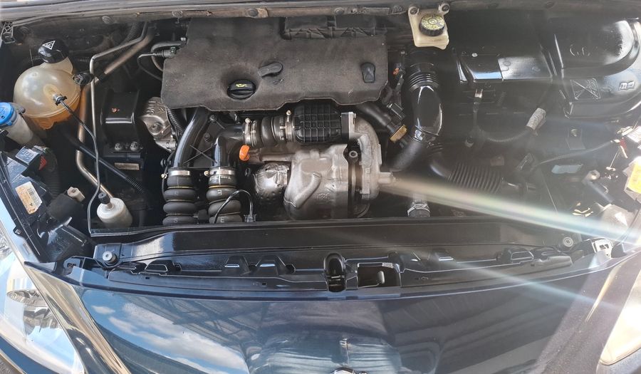 Peugeot 308 1.6 HDI FELINE Hatchback 2013