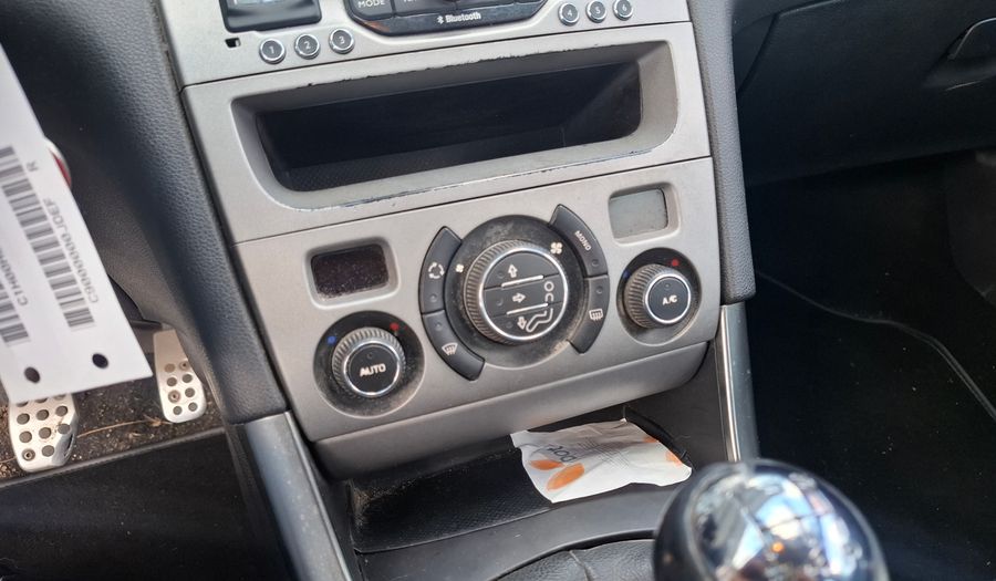 Peugeot 308 1.6 HDI FELINE Hatchback 2013