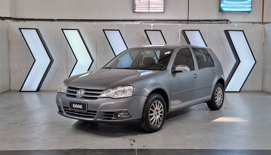 Volkswagen • Golf