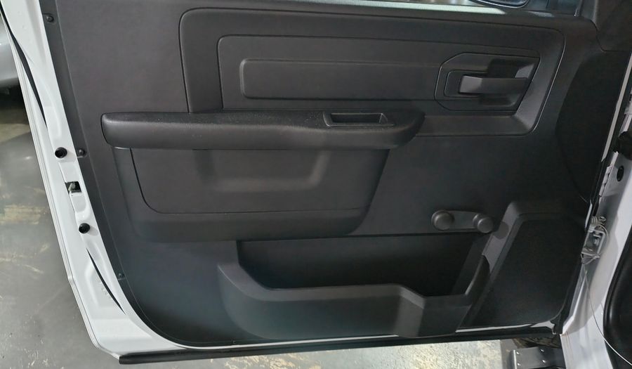 Ram 1500 3.6 ST REG CAB 4X4 V6 8 AUTO Pickup 2021