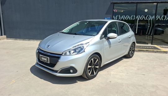 Peugeot • 208