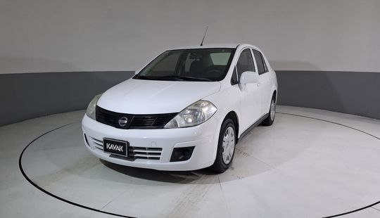 Nissan • Tiida