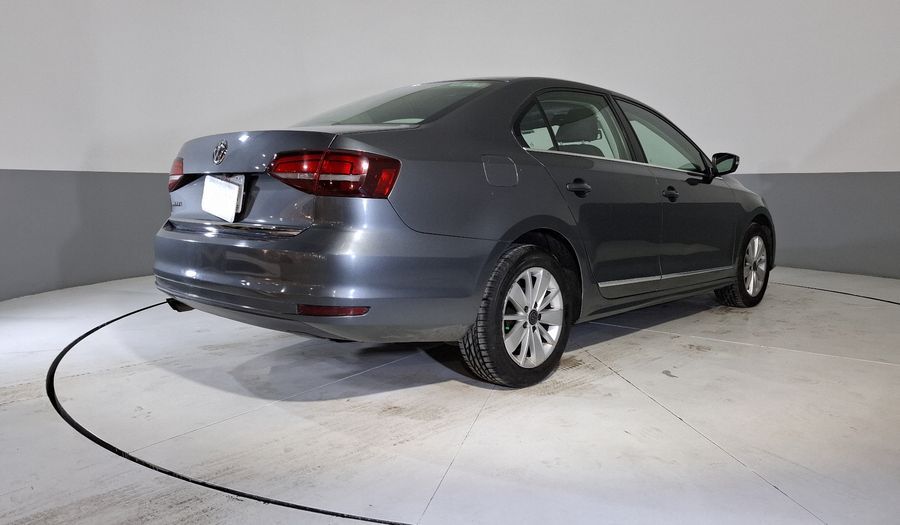 Volkswagen Jetta 2.5 COMFORTLINE TIP. BOLSAS AIRE DEL. Sedan 2017