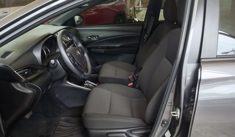 Toyota Yaris 1.5 XLS + CVT Hatchback 2025