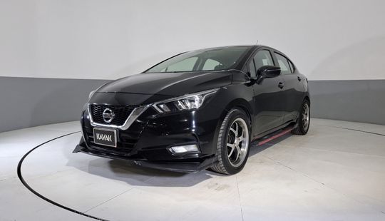 Nissan • Versa