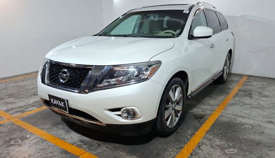 Nissan • Pathfinder