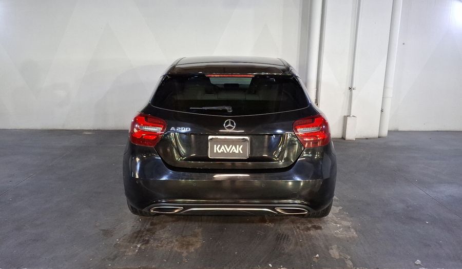 Mercedes Benz Clase A 1.6 200 URBAN DCT Hatchback 2018