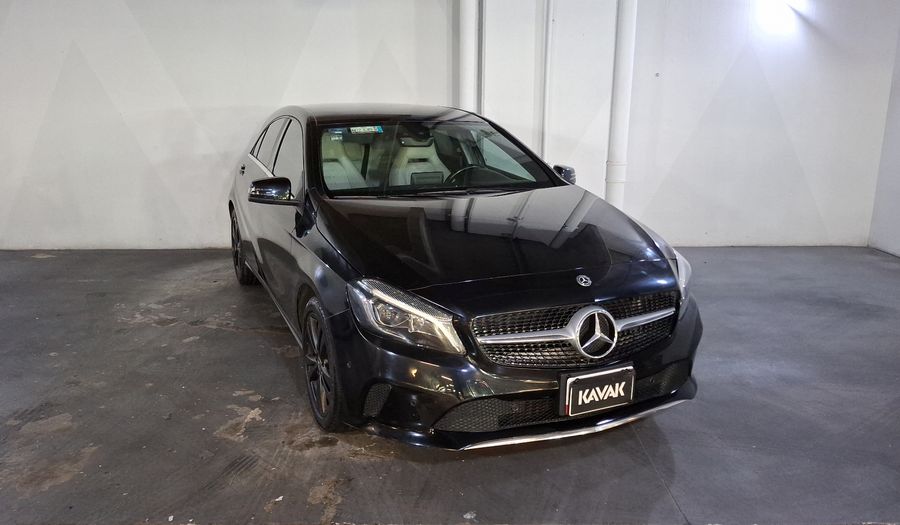 Mercedes Benz Clase A 1.6 200 URBAN DCT Hatchback 2018