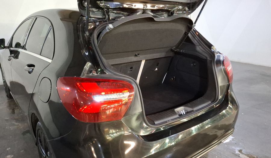 Mercedes Benz Clase A 1.6 200 URBAN DCT Hatchback 2018
