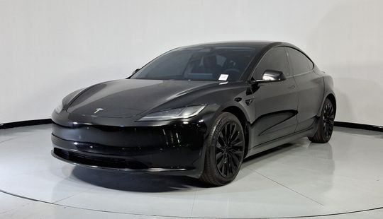 Tesla • Model 3
