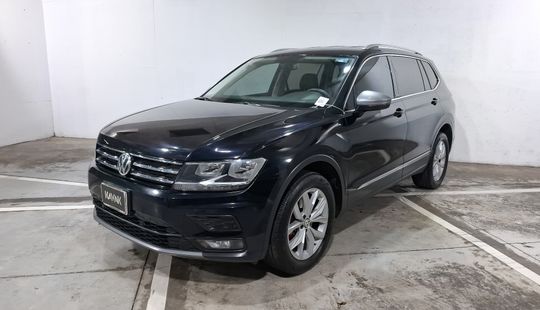 Volkswagen • Tiguan