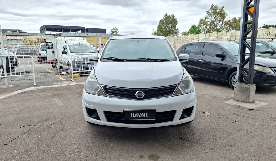 Nissan Tiida VISIA Hatchback 2010