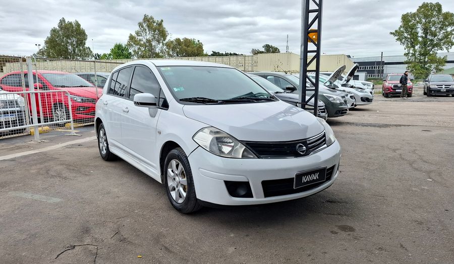 Nissan Tiida VISIA Hatchback 2010