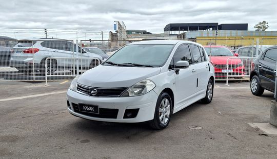 Nissan • Tiida
