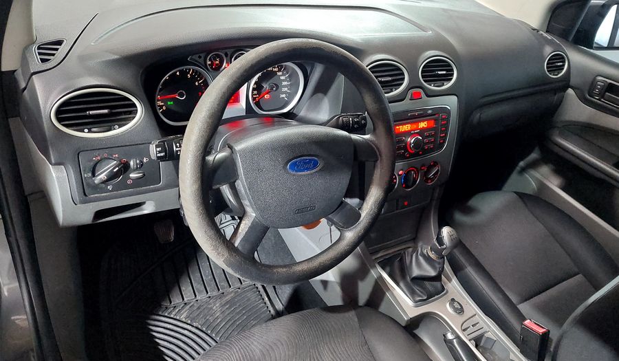 Ford Focus Ii 1.6 TREND Hatchback 2012
