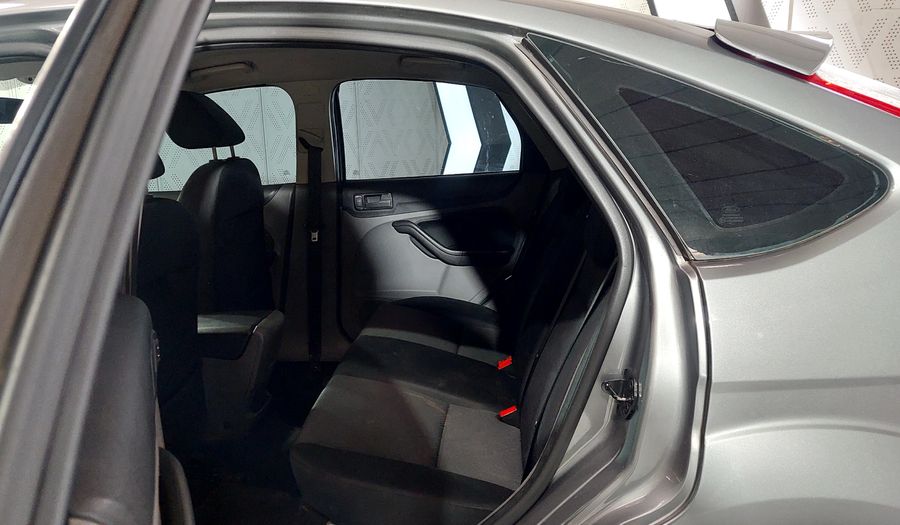 Ford Focus Ii 1.6 TREND Hatchback 2012