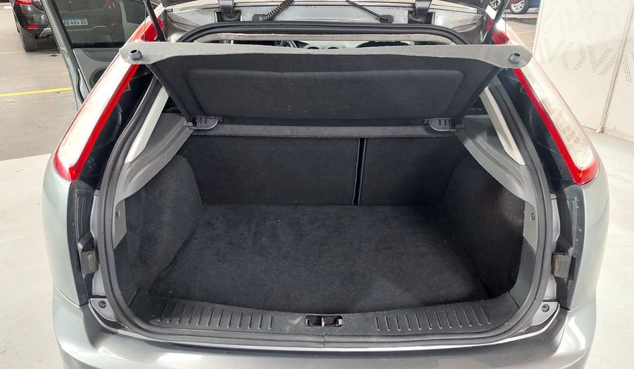 Ford Focus Ii 1.6 TREND Hatchback 2012