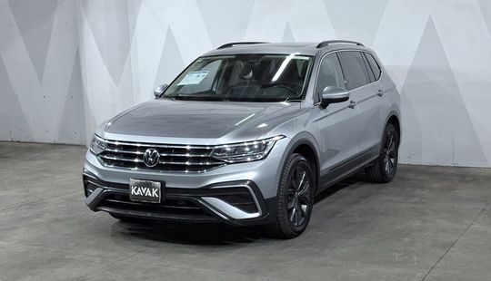 Volkswagen • Tiguan