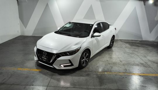 Nissan • Sentra