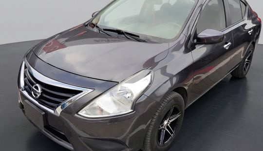 Nissan • Versa