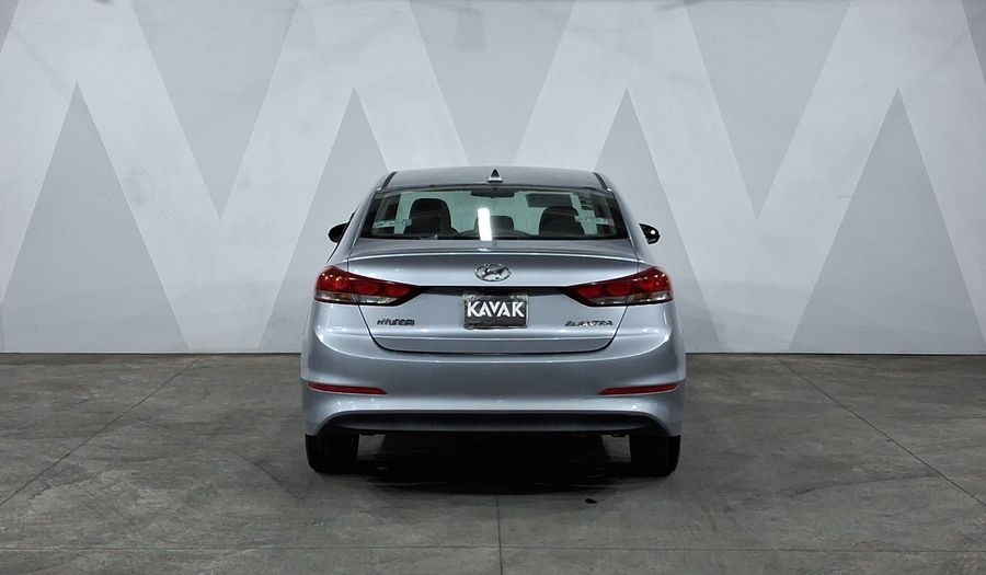 Hyundai Elantra 2.0 GLS PREMIUM AT Sedan 2017