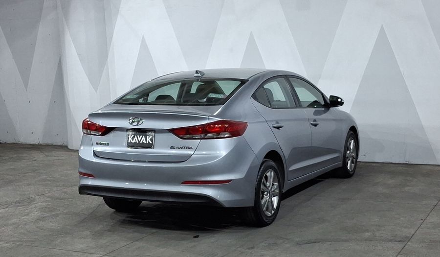 Hyundai Elantra 2.0 GLS PREMIUM AT Sedan 2017