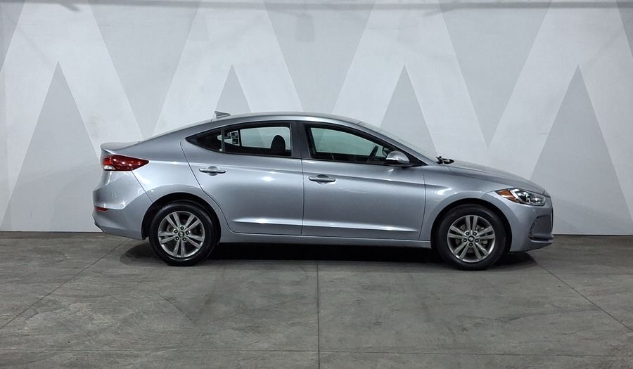 Hyundai Elantra 2.0 GLS PREMIUM AT Sedan 2017