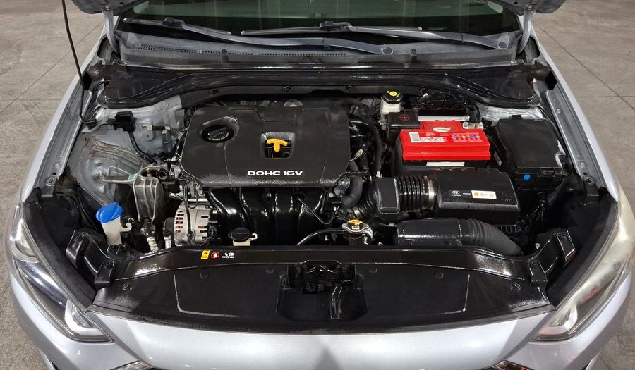 Hyundai Elantra 2.0 GLS PREMIUM AT Sedan 2017