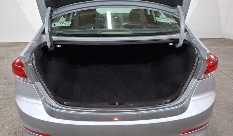 Hyundai Elantra 2.0 GLS PREMIUM AT Sedan 2017
