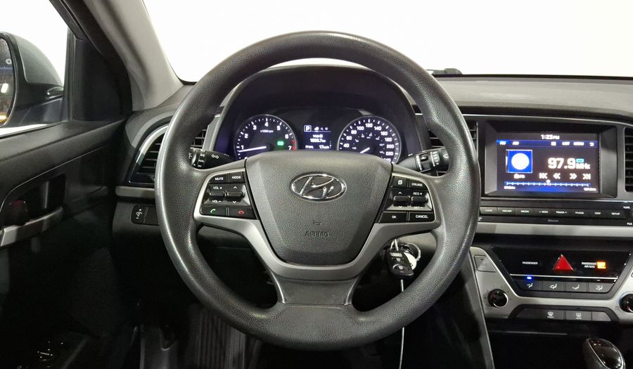 Hyundai Elantra 2.0 GLS PREMIUM AT Sedan 2017