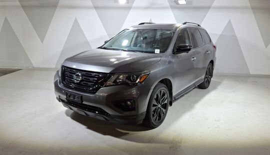 Nissan • Pathfinder