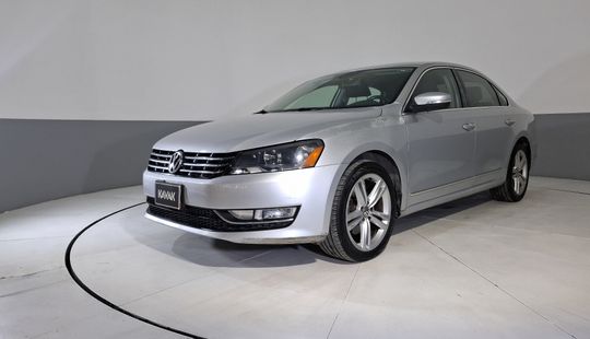 Volkswagen • Passat