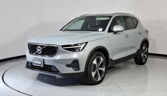 Volvo • XC40