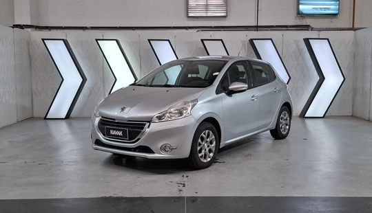 Peugeot • 208
