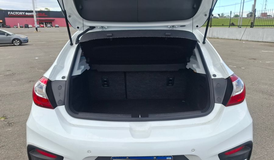 Chevrolet Cruze Ii 1.4 LT Hatchback 2022