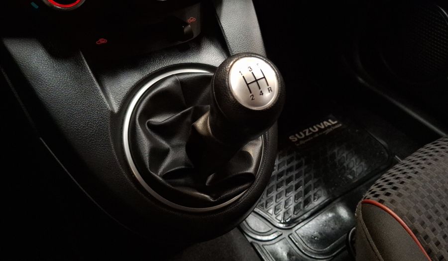 Mazda 2 1.5 V Hatchback 2015
