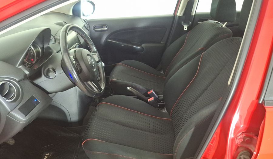 Mazda 2 1.5 V Hatchback 2015