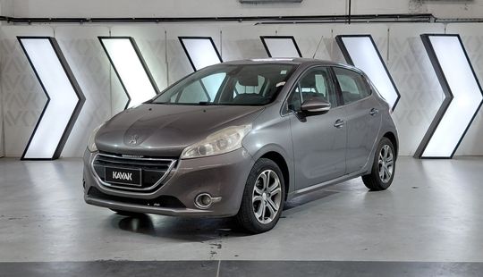 Peugeot • 208