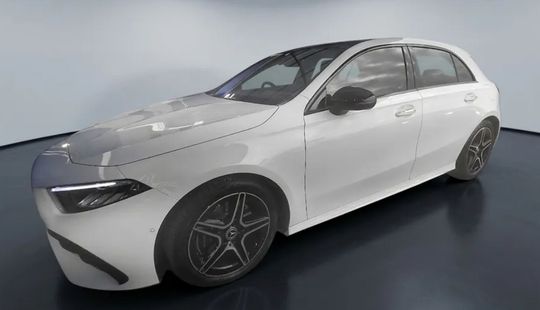 Mercedes Benz • Clase A