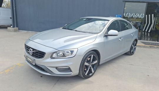 Volvo • S60