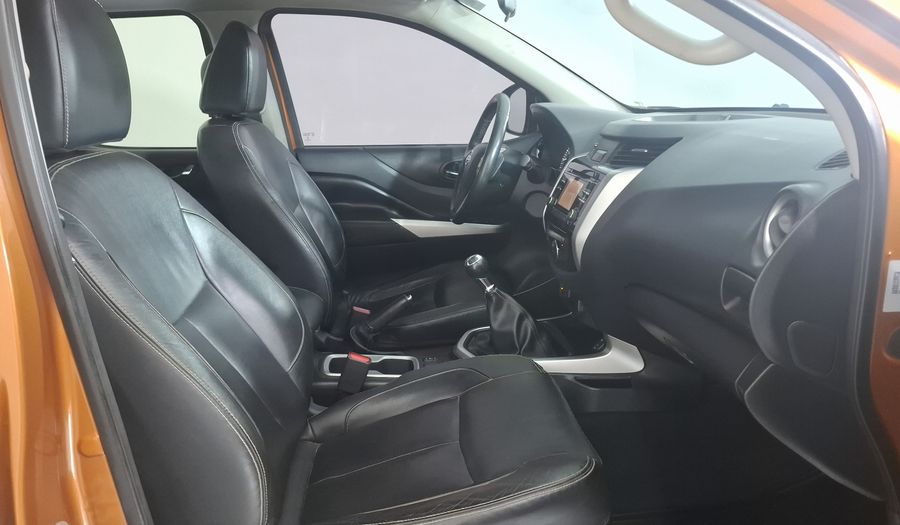 Nissan Np300 2.5 PLATINUM LE AC Pickup 2020