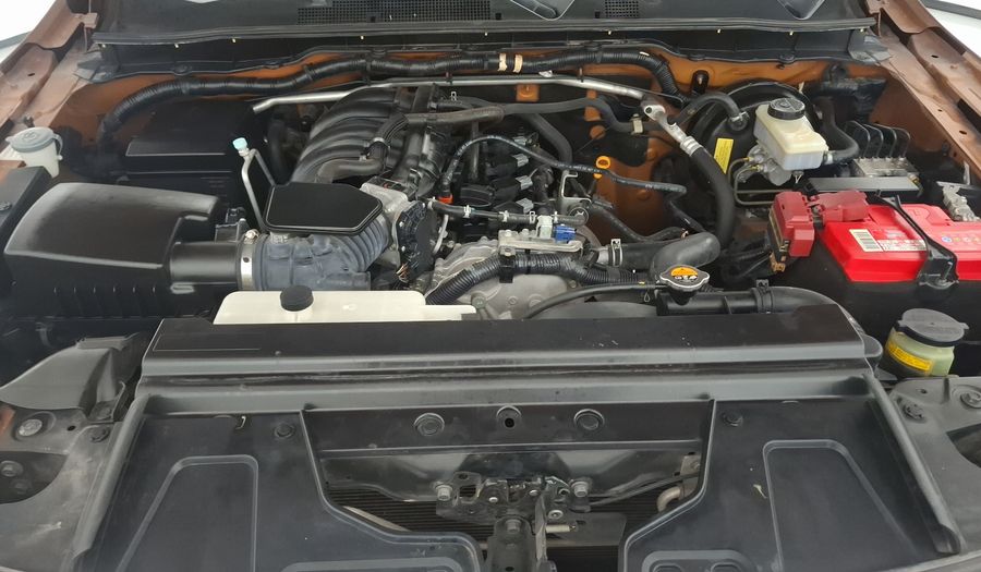 Nissan Np300 2.5 PLATINUM LE AC Pickup 2020