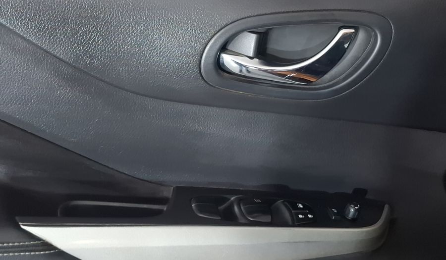 Nissan Np300 2.5 PLATINUM LE AC Pickup 2020