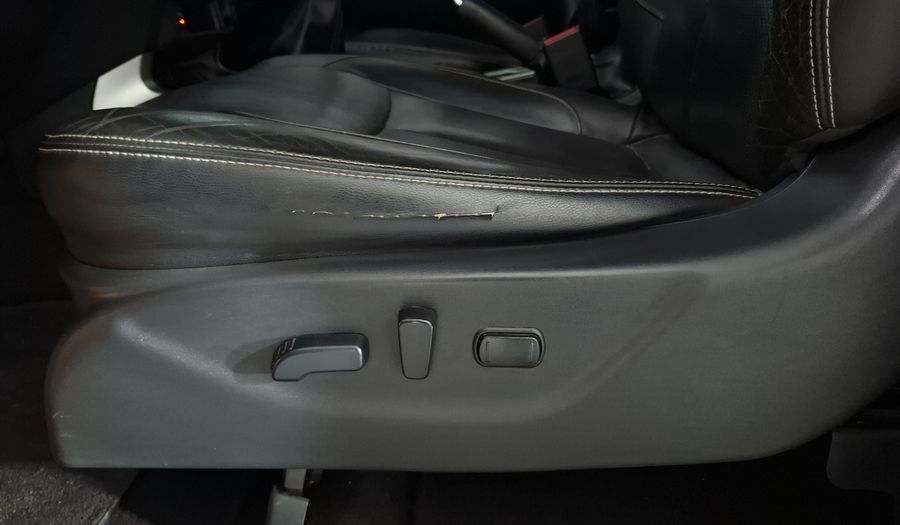 Nissan Np300 2.5 PLATINUM LE AC Pickup 2020